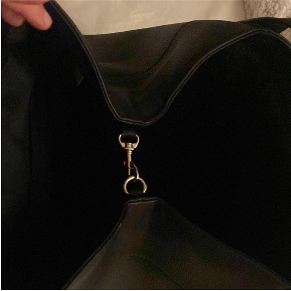 CHAPS Elegant Black Leather Tote Bag - Picture 5 of 9